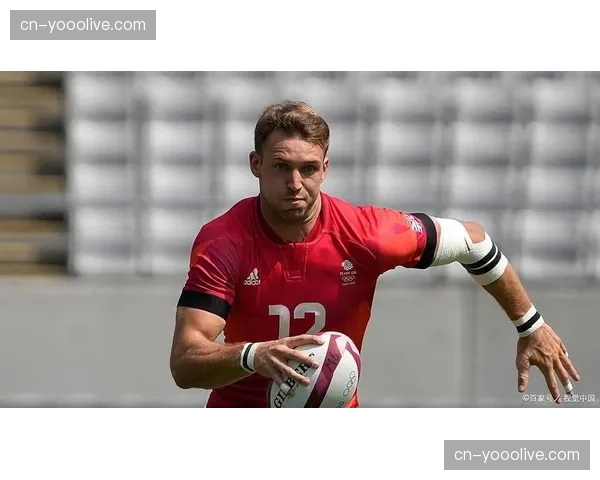 蒂尔曼5球勒沃库森美国前锋 跑动积极前场压迫贡献